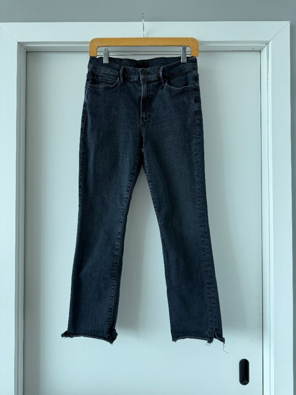 MOTHER The Rascal Ankle Snippet Jeans Size 29 Black Wash Raw Hem